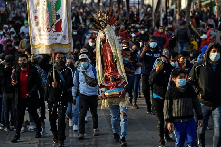 16:50 – México vuelve al culto a la Virgen de Guadalupe, desafiando el riesgo de un resurgimiento de la pandemia