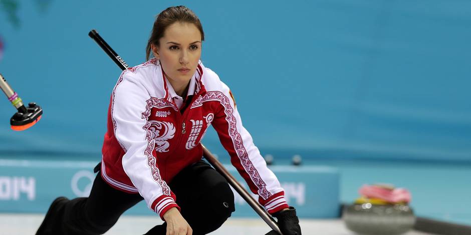 L Equipe Feminine Russe De Curling Rechauffe La Glace Dh Les Sports