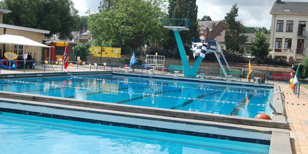 Une Piscine Près De Lincinérateur De Thumaide La Dh